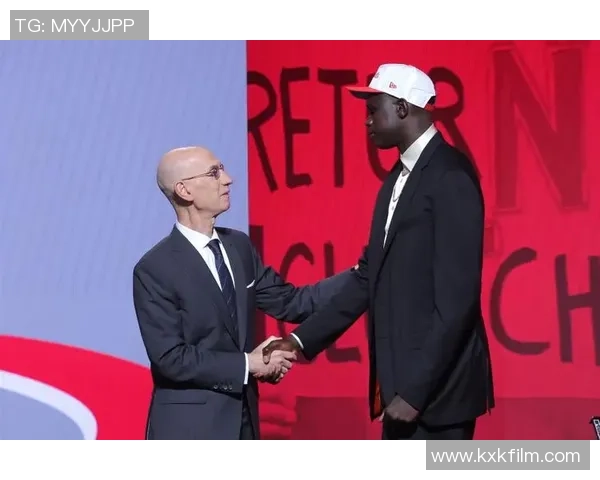 球场内外的时尚风采 足球明星穿搭解析与潮流趋势探索