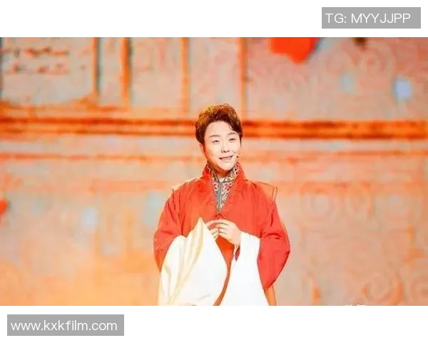 足球星光璀璨背后的奋斗与荣耀：从草根到世界之巅的传奇人生