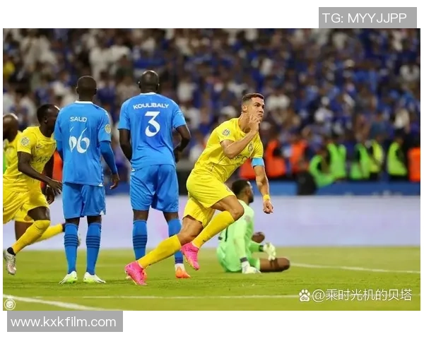 足球首秀闪耀全场年轻球星崭露锋芒为球队带来历史性胜利